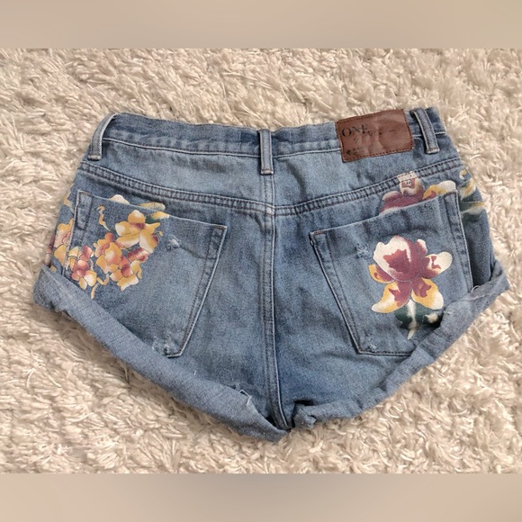 One Teaspoon Denim Shorts - Picture 2 of 4